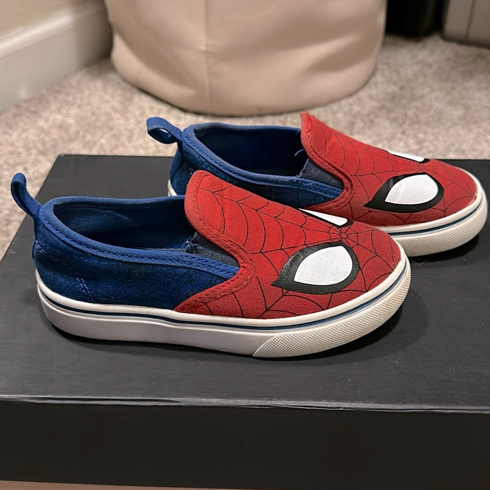 Boys Spider-Man slip on sneakers